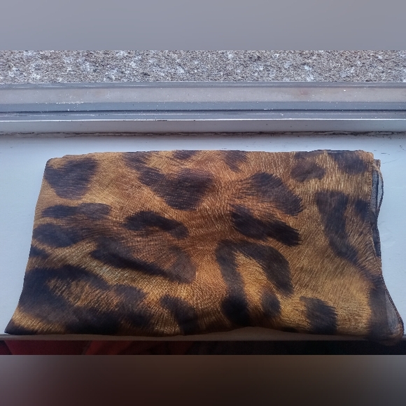 Jaguar print scarf Nwot - Picture 1 of 6